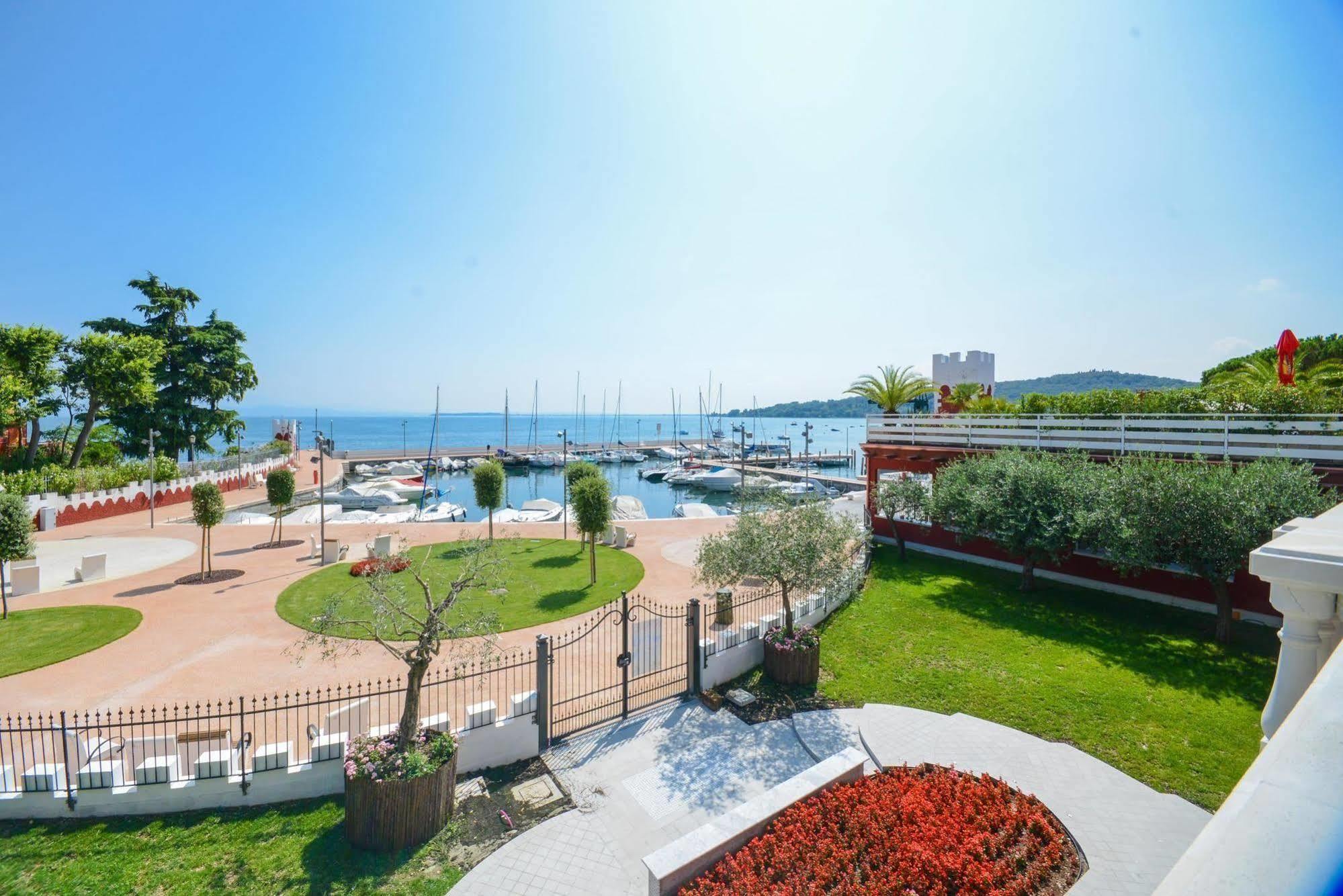 Villa Garuti Village Padenghe sul Garda Exterior foto